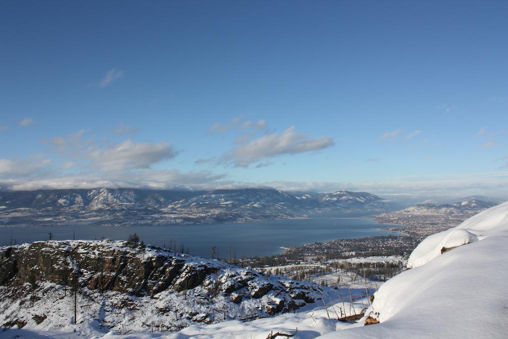 A Okanagan Lakeview Inn Келоуна Экстерьер фото