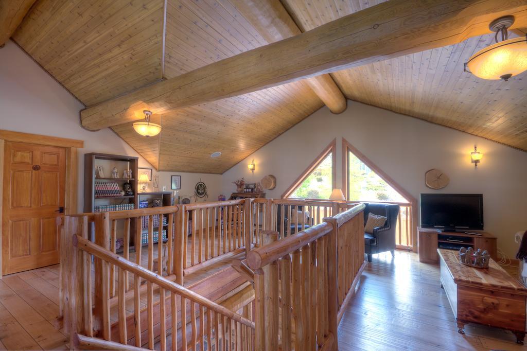 A Okanagan Lakeview Inn Келоуна Экстерьер фото