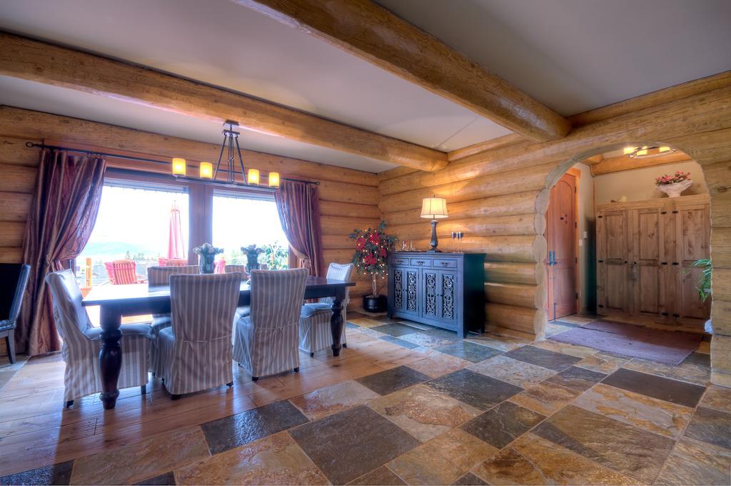 A Okanagan Lakeview Inn Келоуна Экстерьер фото