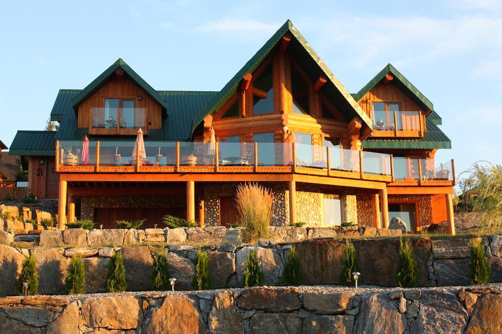 A Okanagan Lakeview Inn Келоуна Экстерьер фото