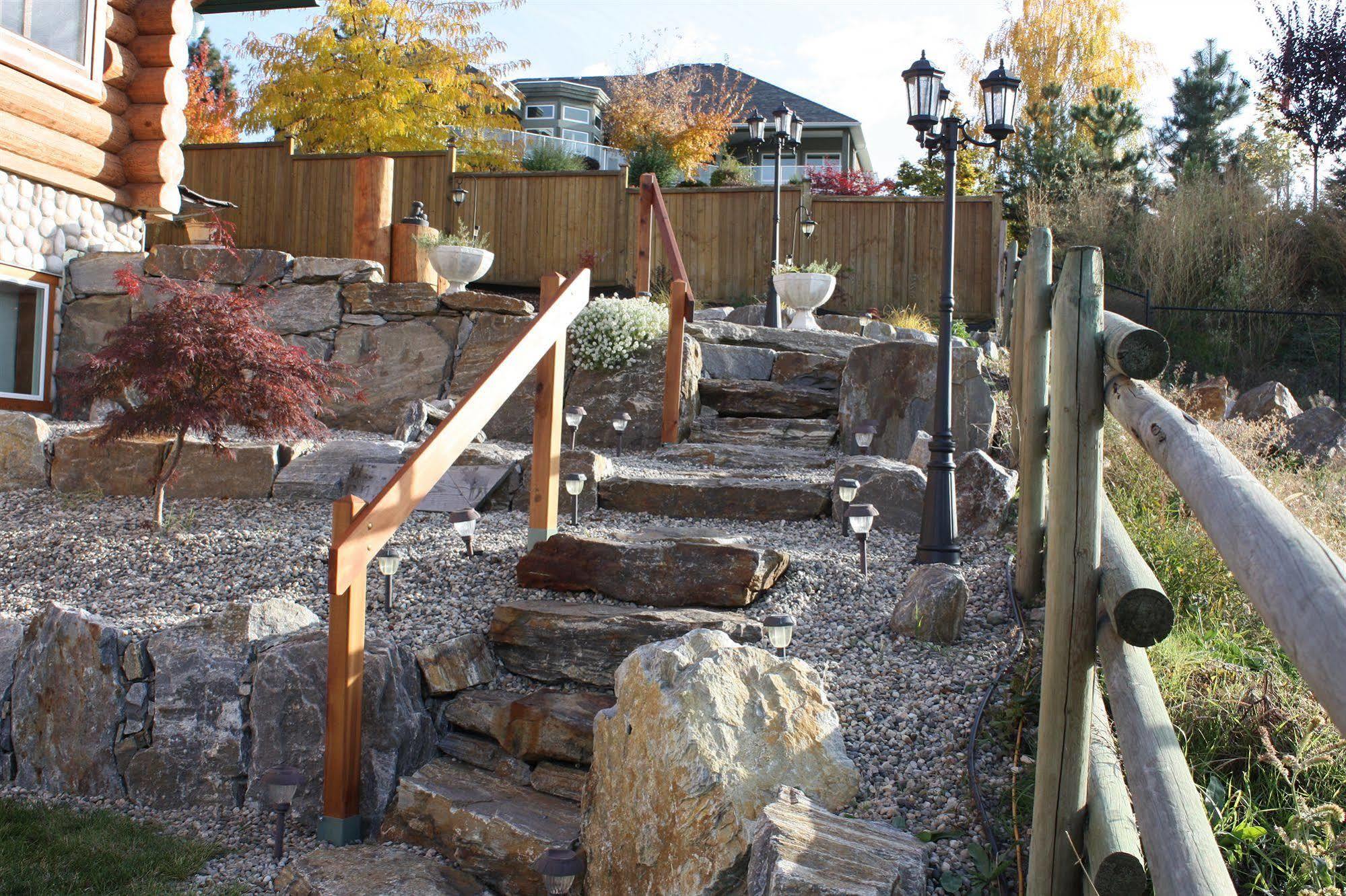A Okanagan Lakeview Inn Келоуна Экстерьер фото