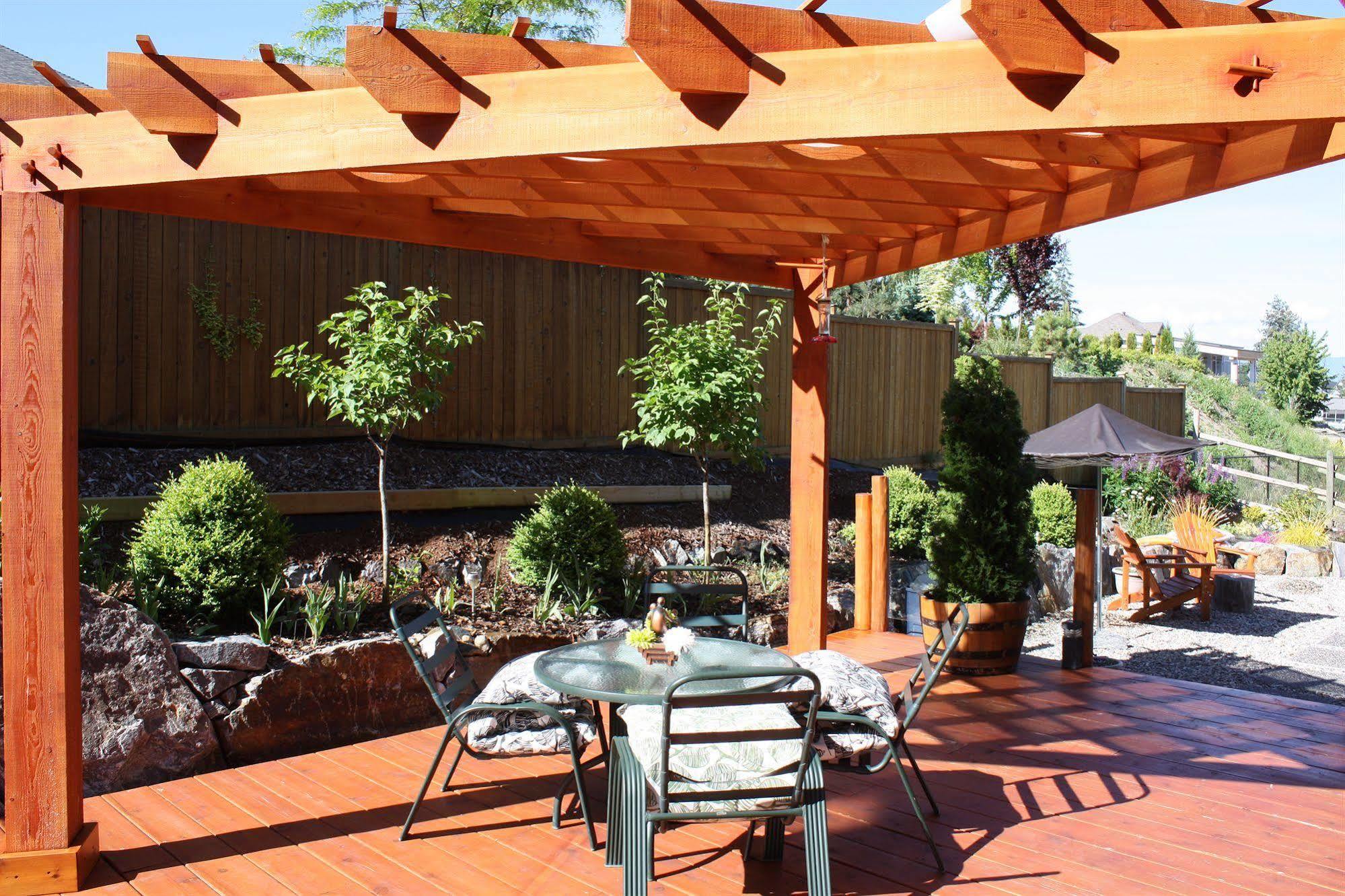 A Okanagan Lakeview Inn Келоуна Экстерьер фото