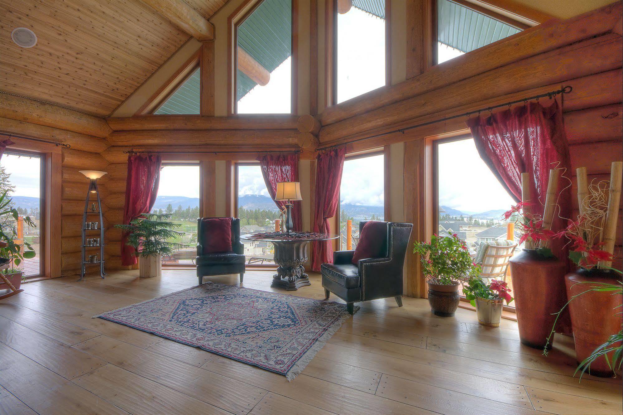 A Okanagan Lakeview Inn Келоуна Экстерьер фото