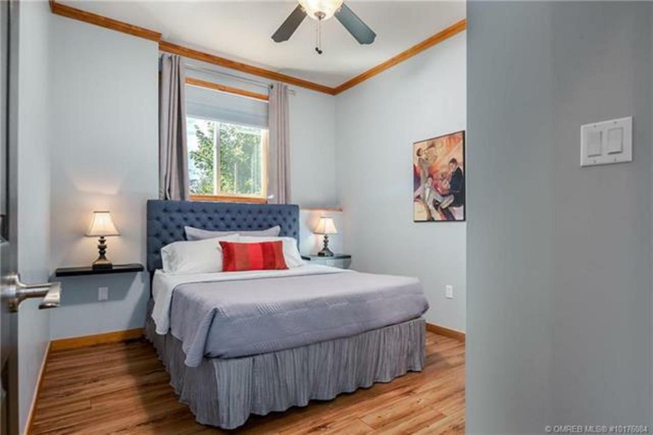 A Okanagan Lakeview Inn Келоуна Экстерьер фото