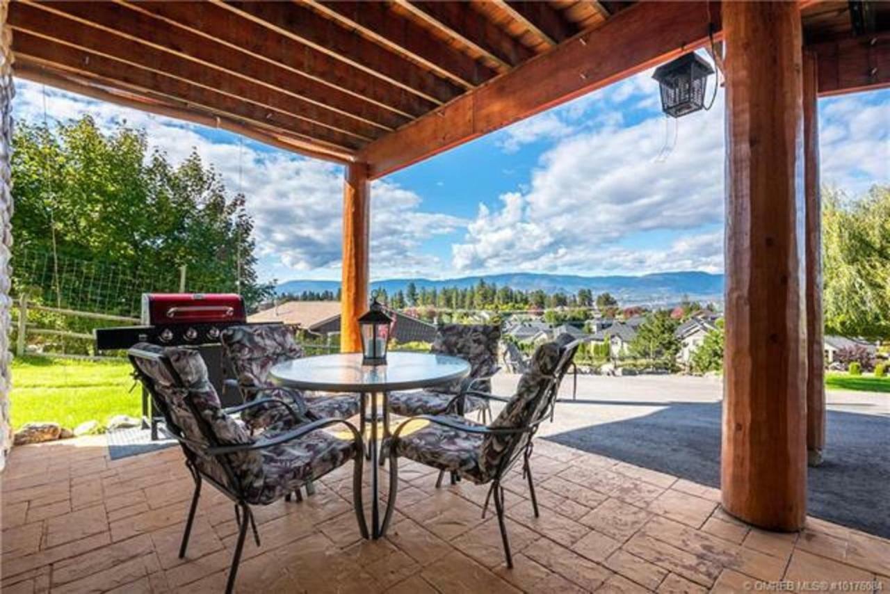 A Okanagan Lakeview Inn Келоуна Экстерьер фото